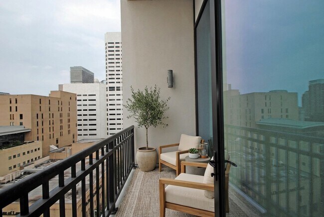 Building Photo - 1211 Caroline St