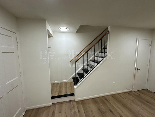 Building Photo - 1515 Stowmarket Ct