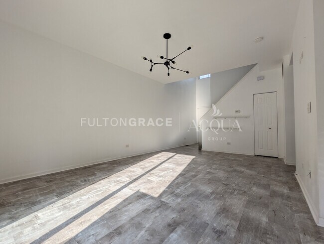 Building Photo - 2551 Oak Tree Ln