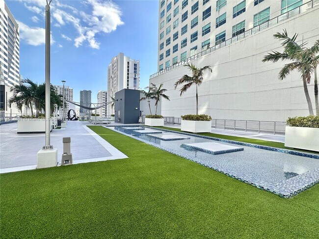 Building Photo - 690 SW 1st Ct