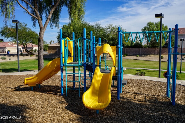 Building Photo - 898 E Monterey St