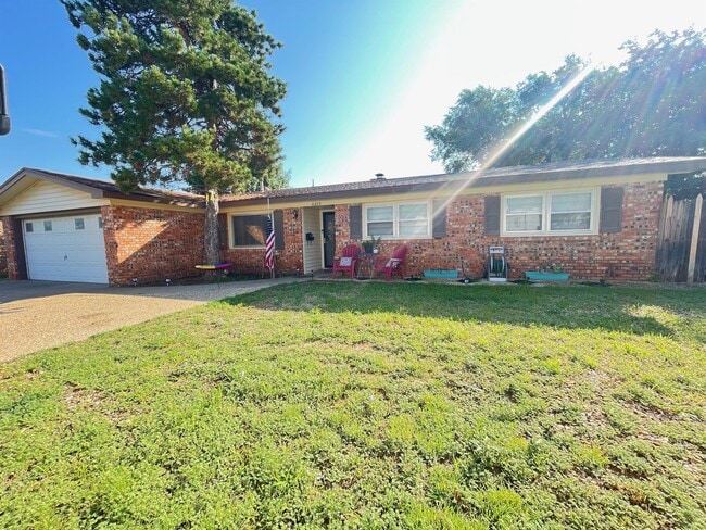 Building Photo - 6213 Avenue W