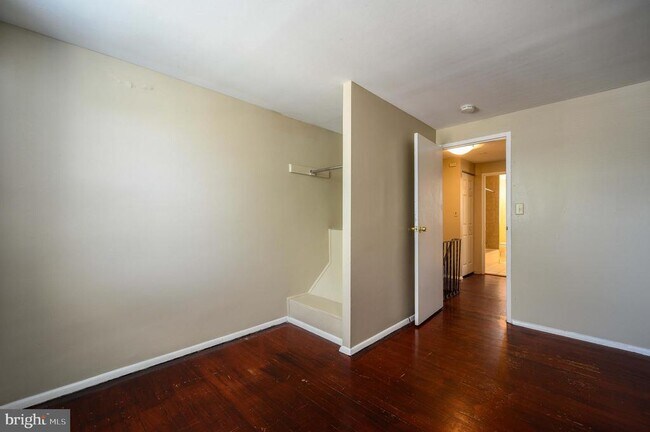 Building Photo - 7737 Greymont St