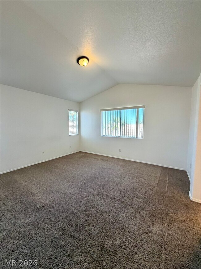 Building Photo - 846 Zinnia Cir