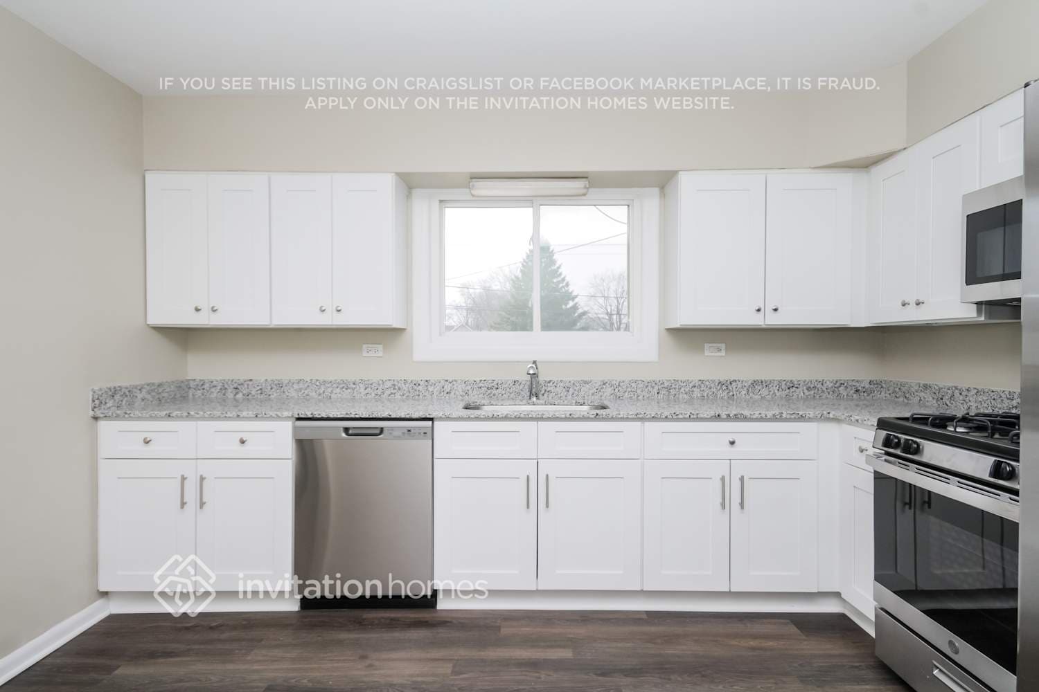 Building Photo - 8732 Oak Park Ave