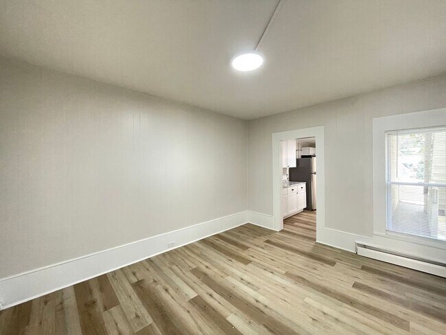 Building Photo - 49 Pennacook St