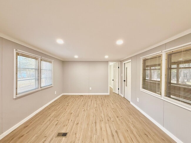 Building Photo - Welcome Home!