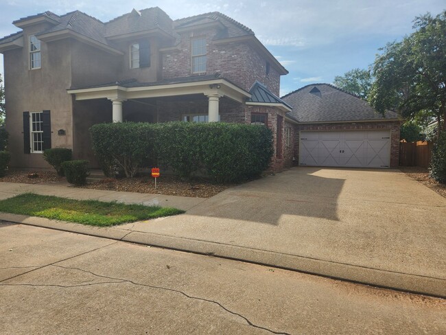 Building Photo - Beautiful 4 Bedroom Home with 3 Baths | 2,692 Sq Ft | $3,300/mo