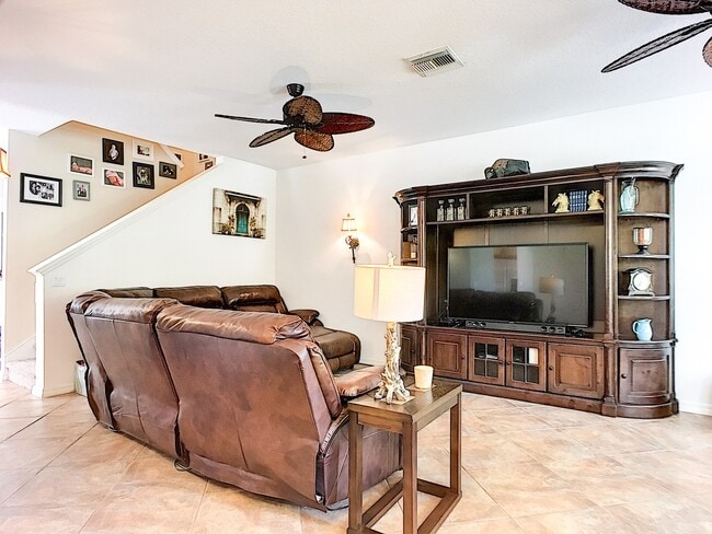 Building Photo - Gorgeous 4-Bedroom, 3-Bathroom Town Home w...