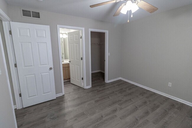 Building Photo - 4012-4014 Arctic Fox Dr.