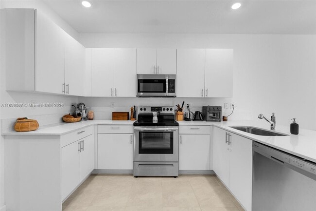 Building Photo - 12932 SW 286th Terrace