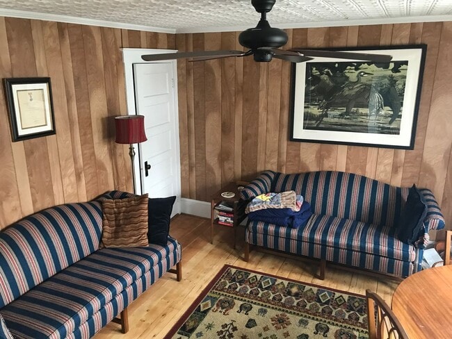 Building Photo - Paluska