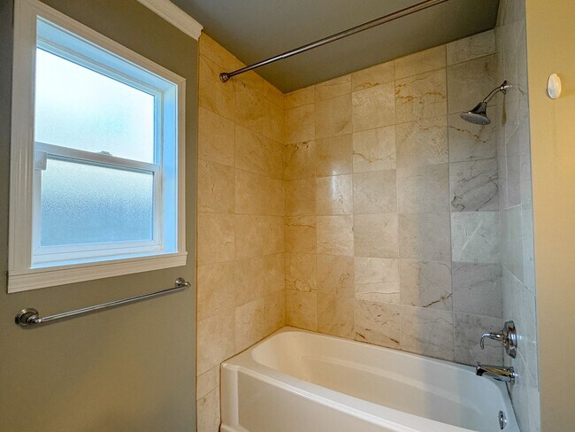 Building Photo - 356 N 77th St