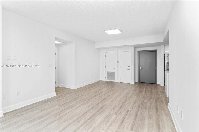 Building Photo - 185 SE 14th Terrace
