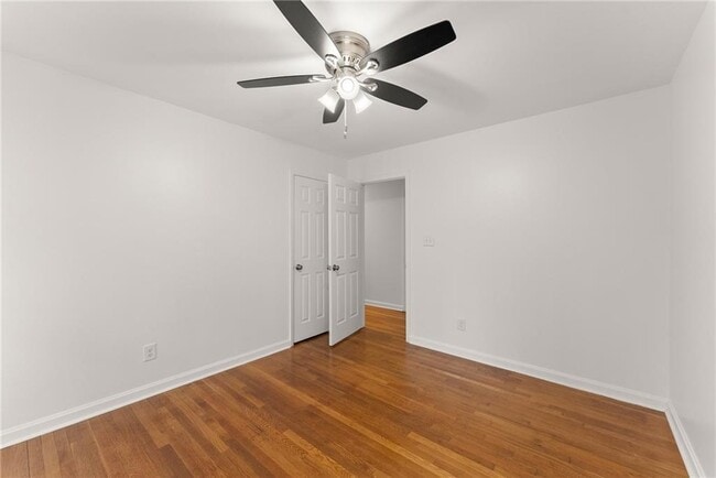 Building Photo - 4540 Club Valley Dr NE