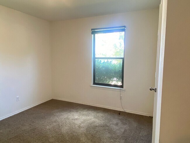 Building Photo - 3 BEDROOM, PLUS STUDY,  BELTON ISD