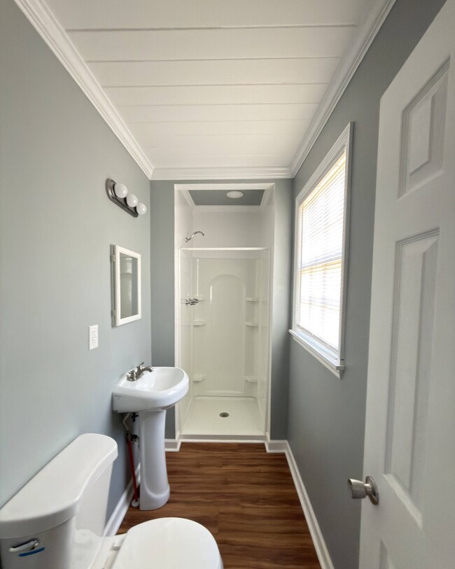 Building Photo - 504 E Adair St