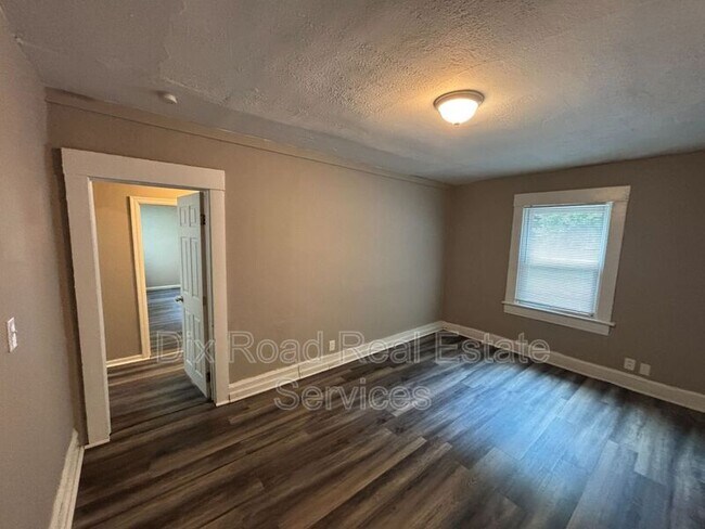 Building Photo - 545 Rockdale Ave