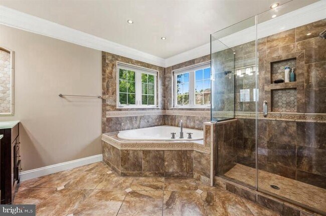 Building Photo - 12104 Guinevere Pl