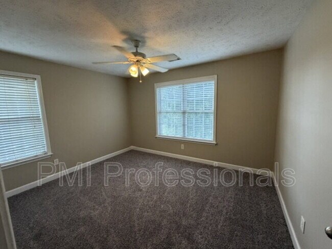 Building Photo - 548 Faxon Ct