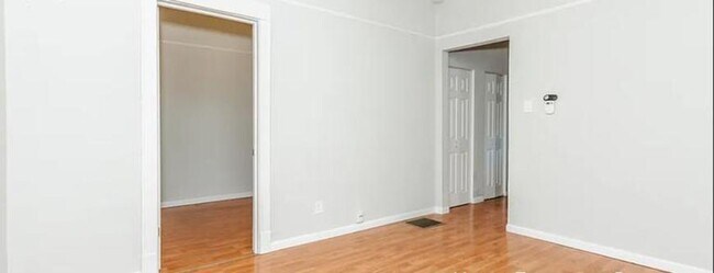 Building Photo - 2 bedroom in Chicago IL 60622