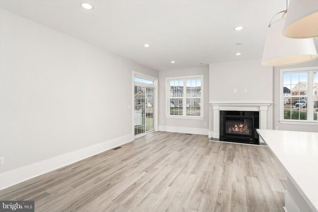 Building Photo - 4403 Thompson Dr