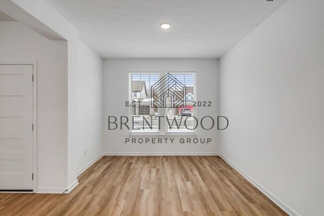 Building Photo - 7237 Gln Pk Wy