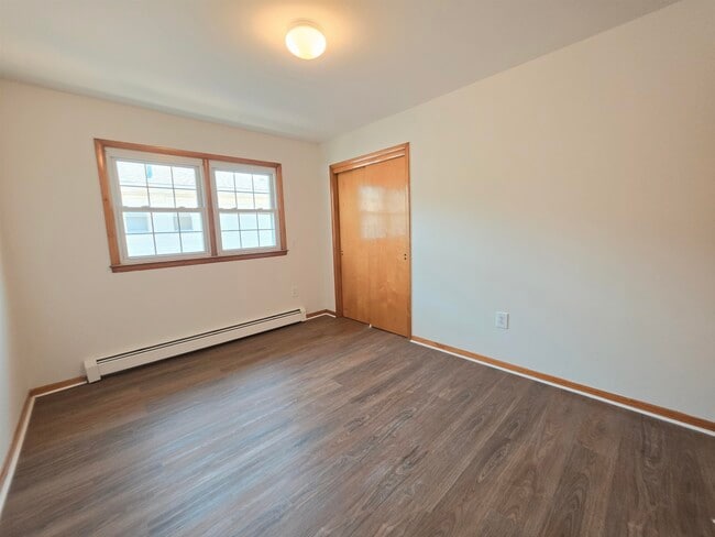 Building Photo - 295 Paulanne Terrace