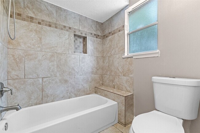 Building Photo - 5718 Upper Lake Dr