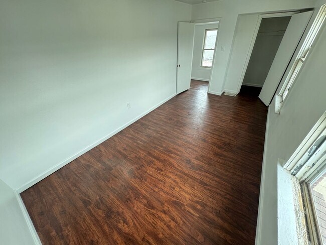 Building Photo - 2605 Walnut St