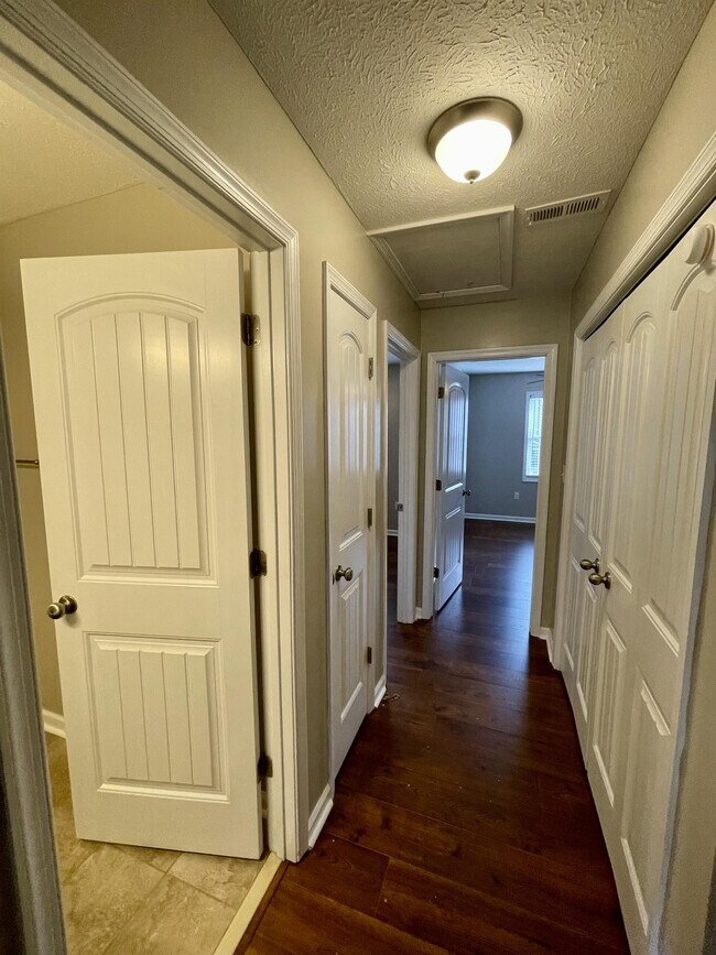 Building Photo - 211 Portico Street