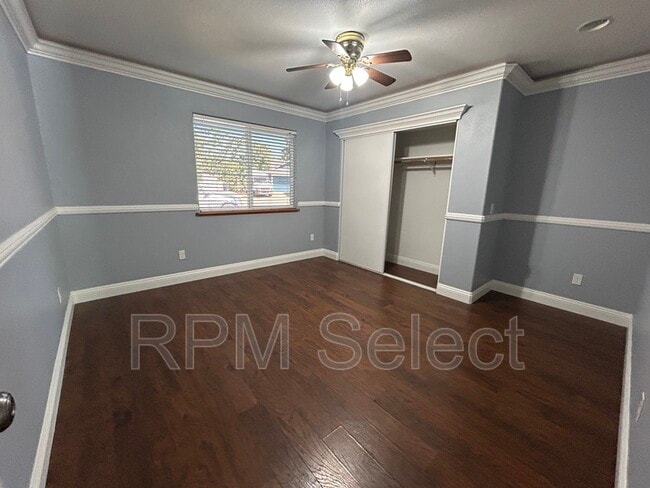 Building Photo - 5349 Vichy Cir