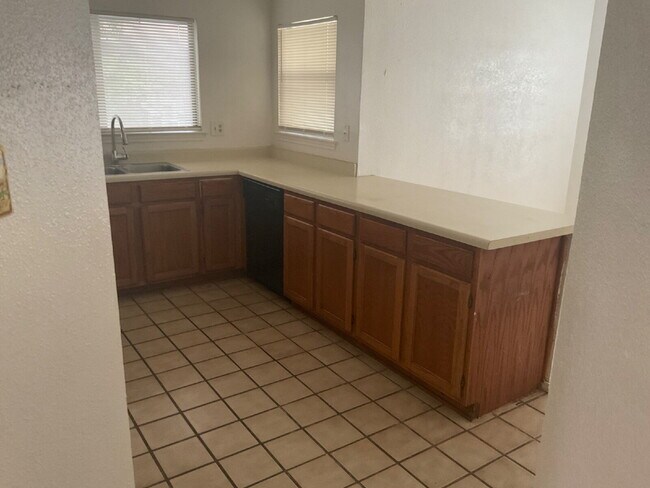 Building Photo - Large beautiful home for rent