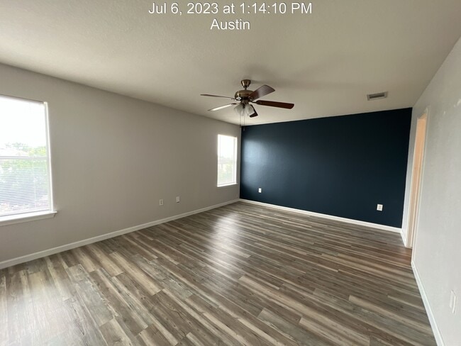 Building Photo - 5713 Silver Screen Dr