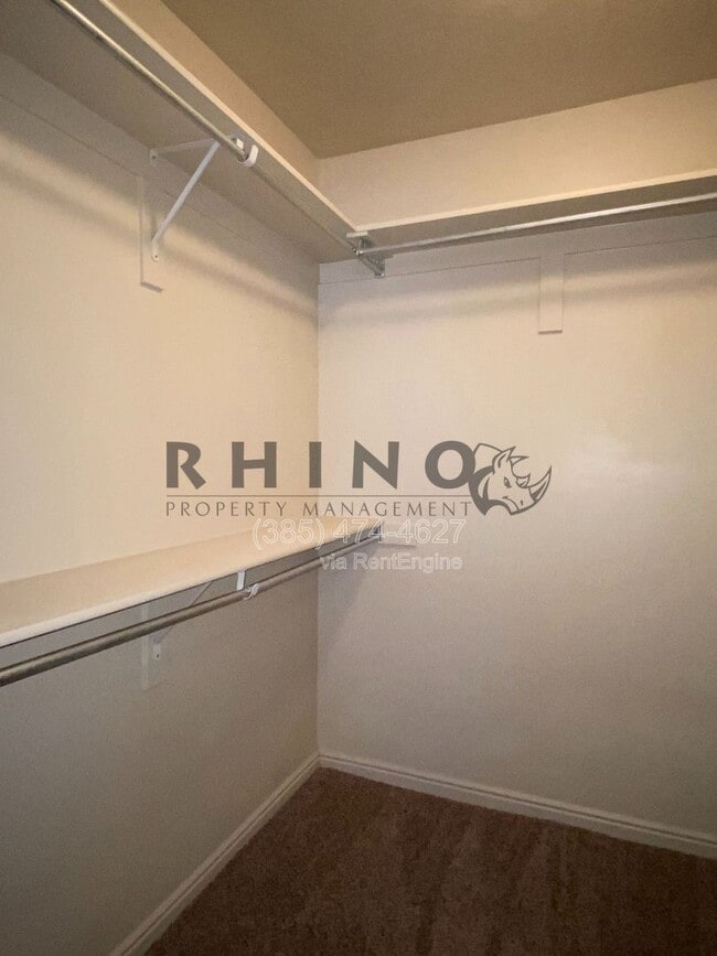 Building Photo - 6941 Village River Ln