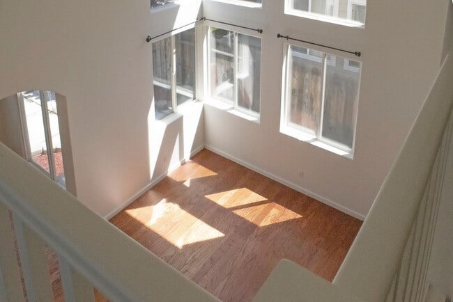 Building Photo - 3 bedroom 2.5 bathroom two-story rental in...