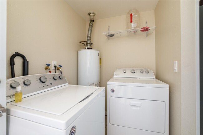 Laundry Room - 2819 W 3rd Ave
