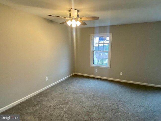 Building Photo - 2402 Winterbridge Ln