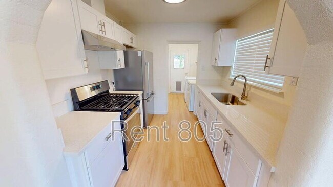 Building Photo - 8236 Edison Dr