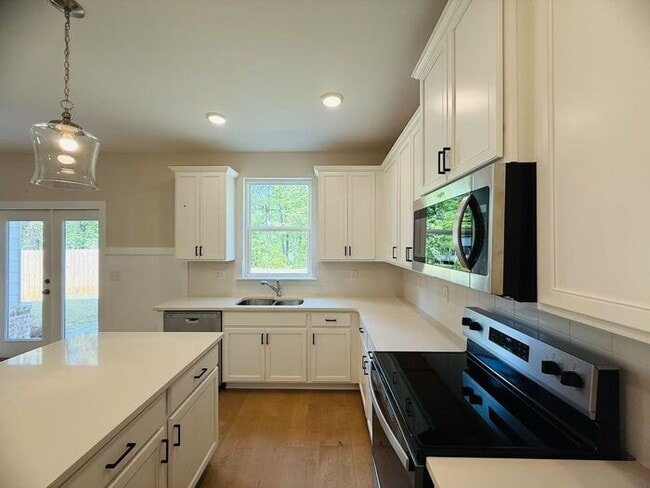 Building Photo - 4220 Easter Lily Ave