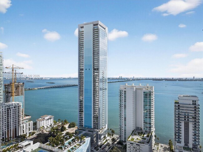 Building Photo - 700 NE 26th Terrace