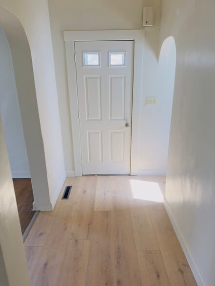 Building Photo - 440 Orena Ave