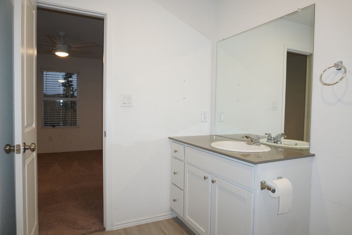 Building Photo - 12903 Lake Fryer
