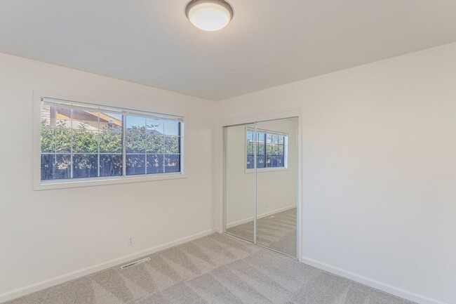 Building Photo - Beautiful Updated Home in the Heart of Marina