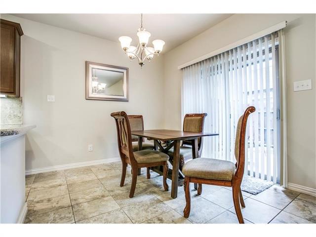 Building Photo - 929 Jamesville Ln