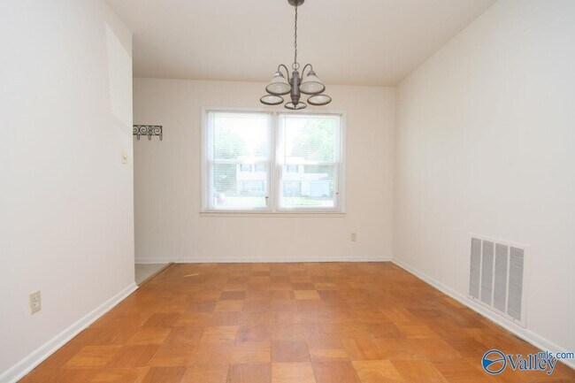 Building Photo - 3716 NW Jamestown Dr