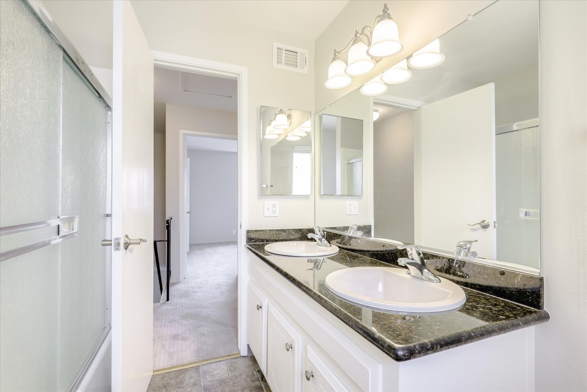 Building Photo - 66 Miramonte Dr