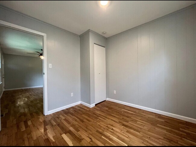 Building Photo - 3009 Cox Ln