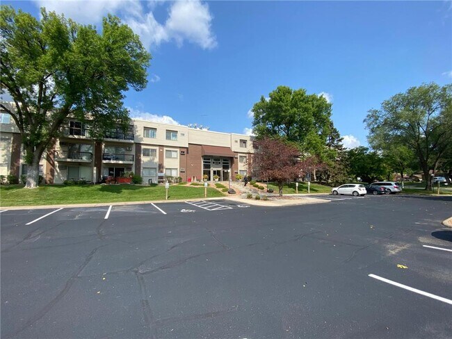Building Photo - 2801 Flag Ave N