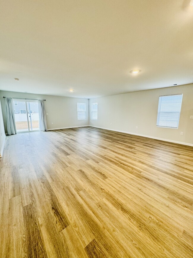 Building Photo - 1024 Kinness Dr